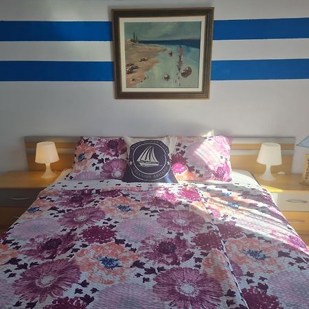 Apartmani Elena Malinska Bagian luar foto