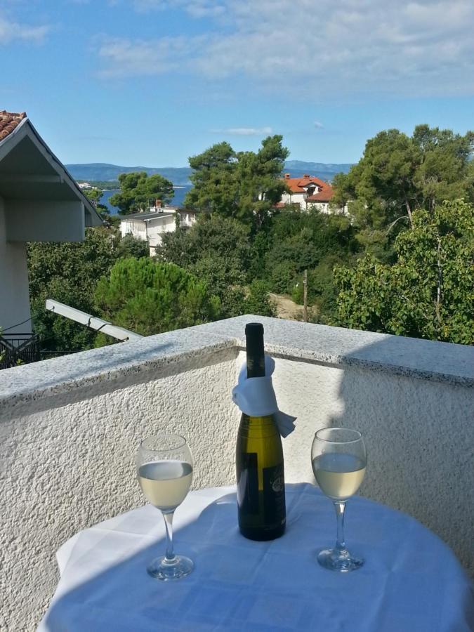 Apartmani Elena Malinska Bagian luar foto