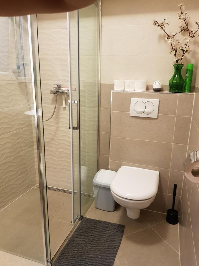 Apartmani Elena Malinska Bagian luar foto