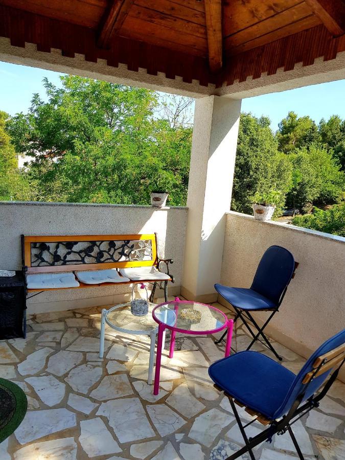 Apartmani Elena Malinska Bagian luar foto