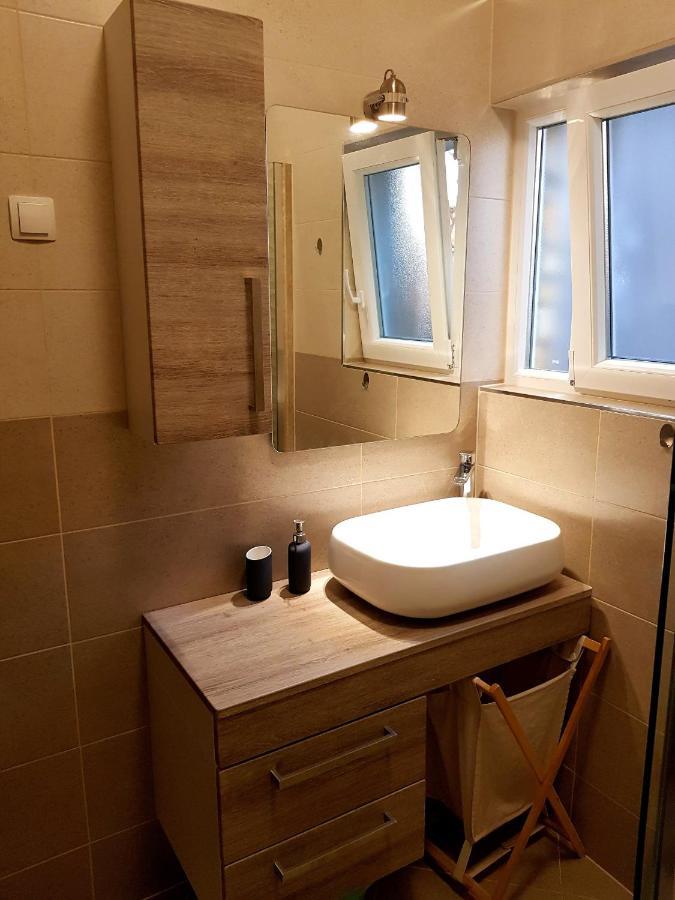 Apartmani Elena Malinska Bagian luar foto