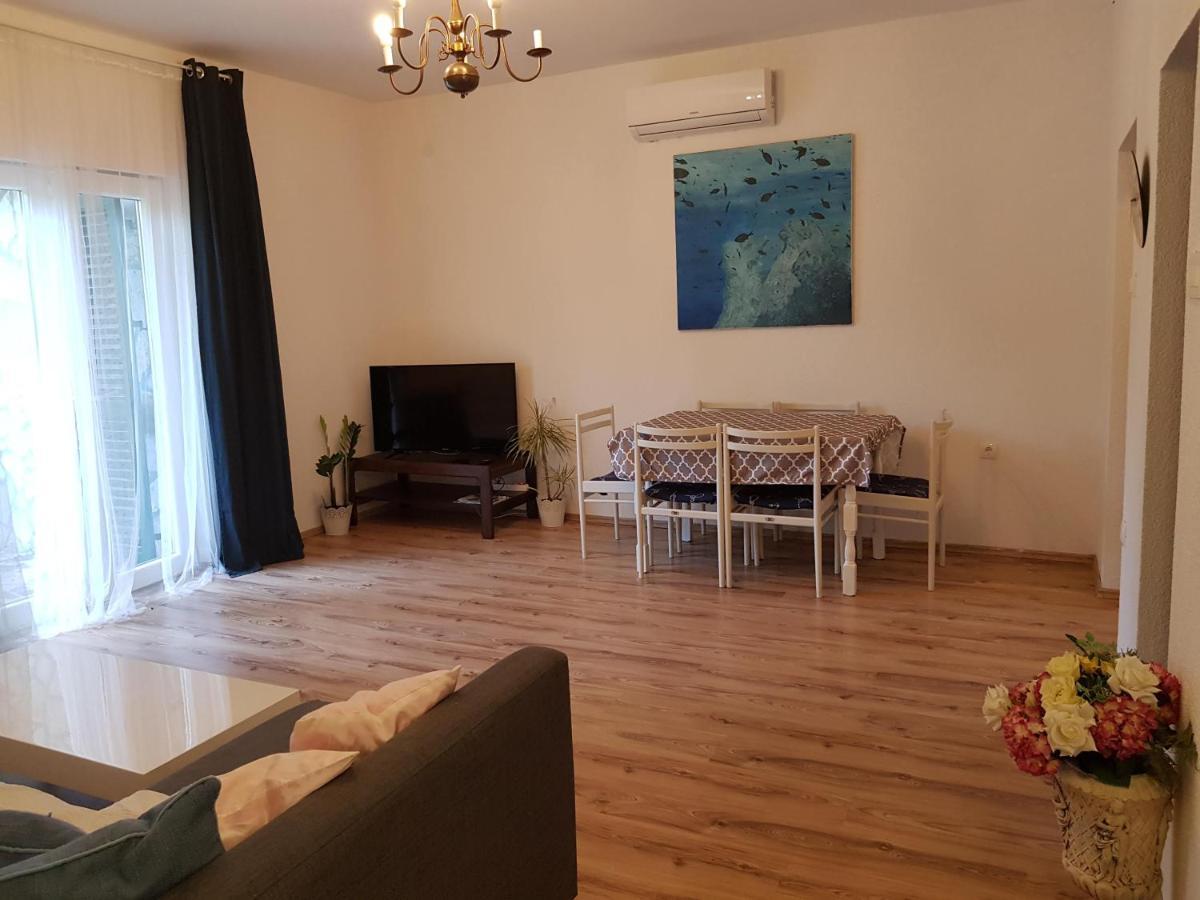 Apartmani Elena Malinska Bagian luar foto
